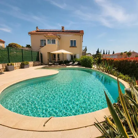 Bas De Lola Avec Piscine