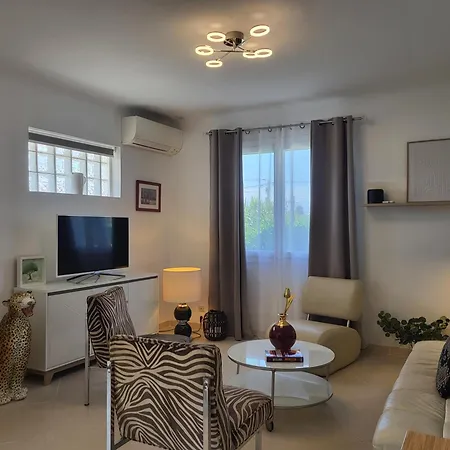 Villa Bas De Lola Avec Piscine *